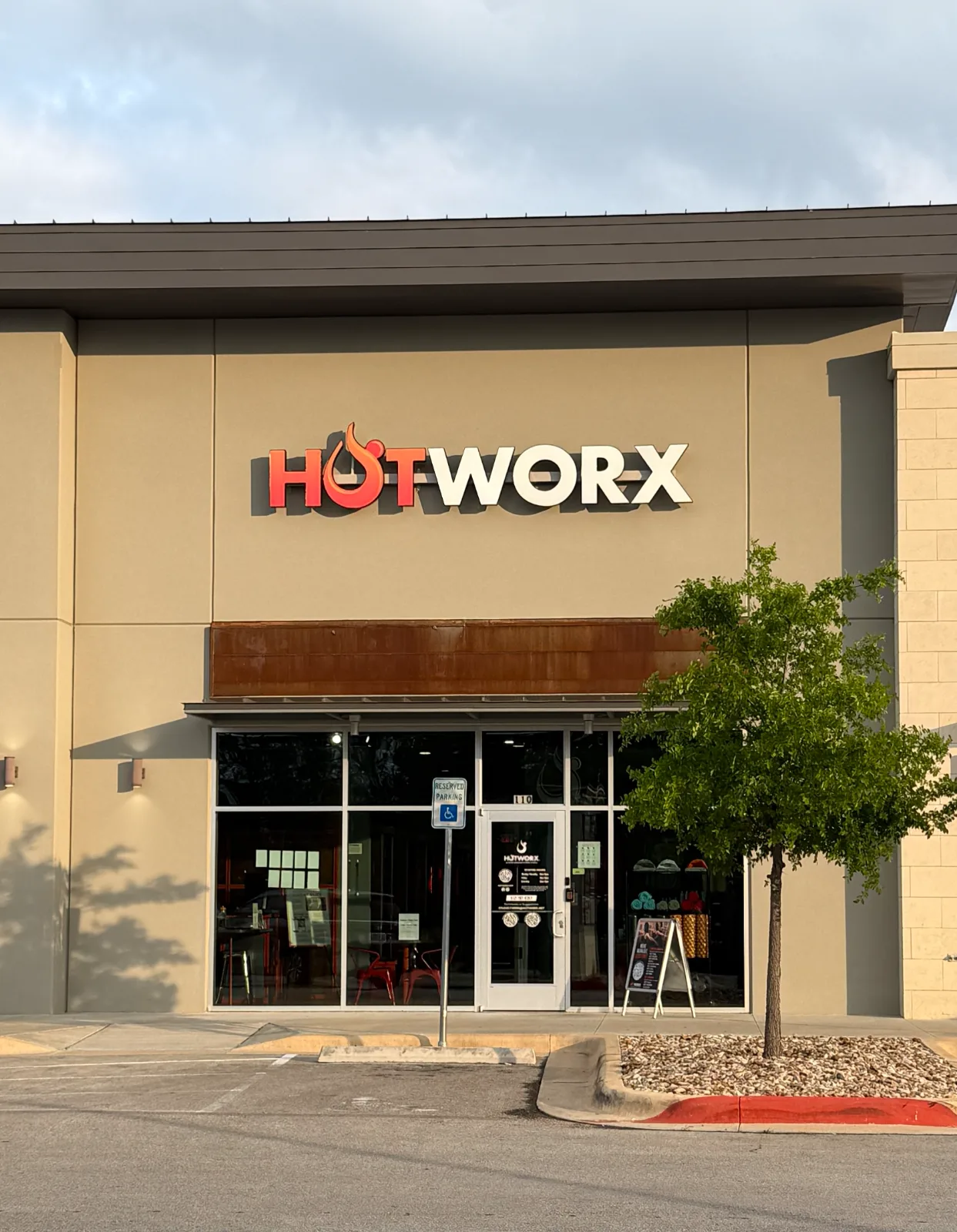 HOTWORX Round Rock, TX - University